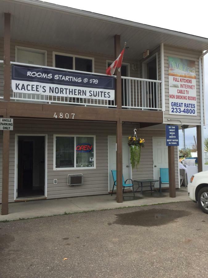 Kacee'S Northern Suites Fort Nelson Bagian luar foto
